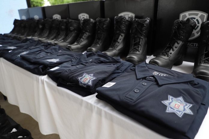 Con una inversión de 54.5 mdp, dota Alejandro Murat de equipamiento y vehículos a policías de la entidad (3)