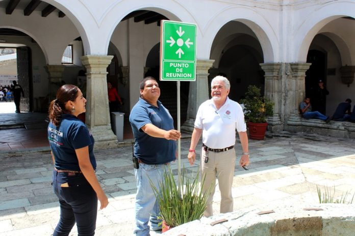 1-protección-civil revisando-puntos