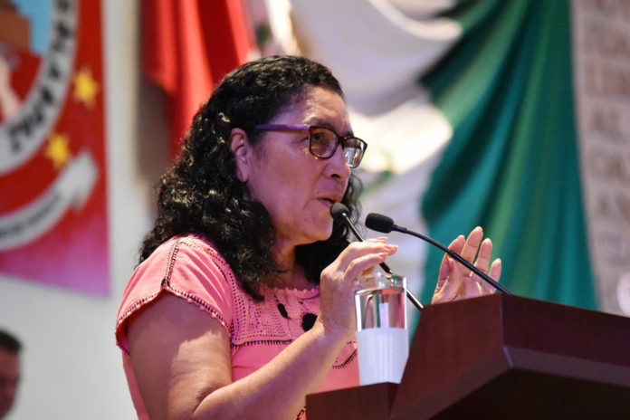 Diputada Juana Aguilar Espinoza, presidenta de la Comisión de Educación del Congreso de Oaxaca (2)