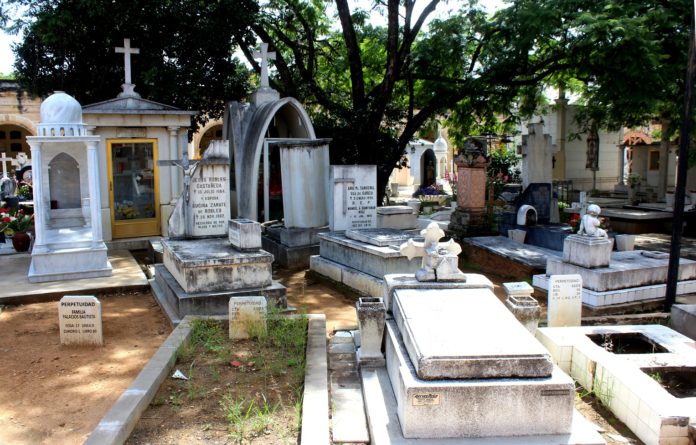 1-tumbas-del-panteón-general