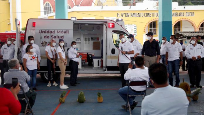 AMH 01 Entrega de insumos en el municipio de Candelaria Loxicha
