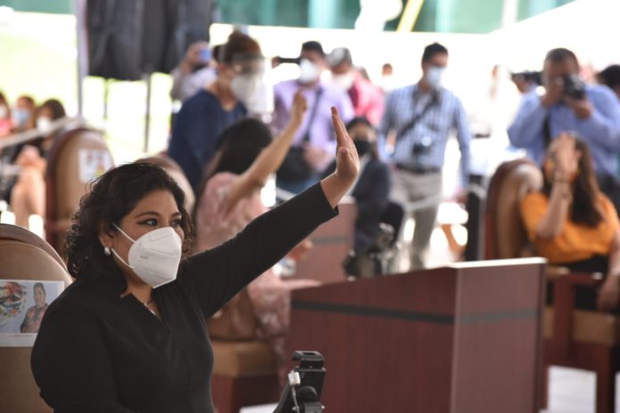 FOTO Diputada Magaly López Domínguez.