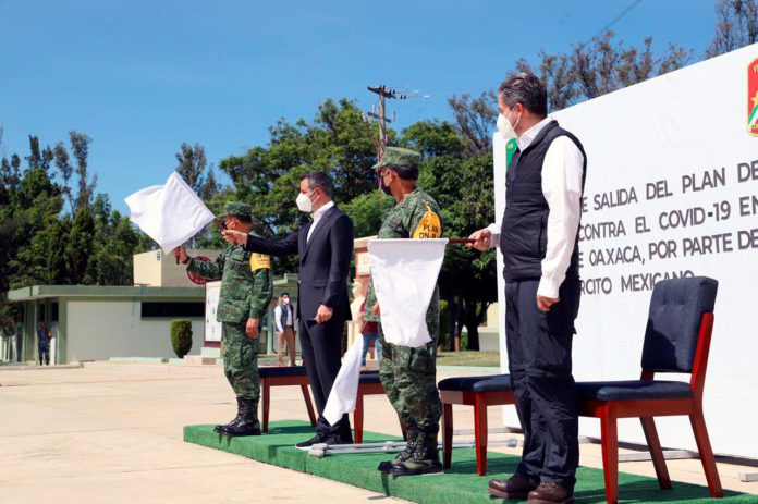 07 Dan Ejército Mexicano y Gobierno de Oaxaca banderazo de salida a brigadas del Plan de Vacunación contra el COVID-19 en zonas rurales