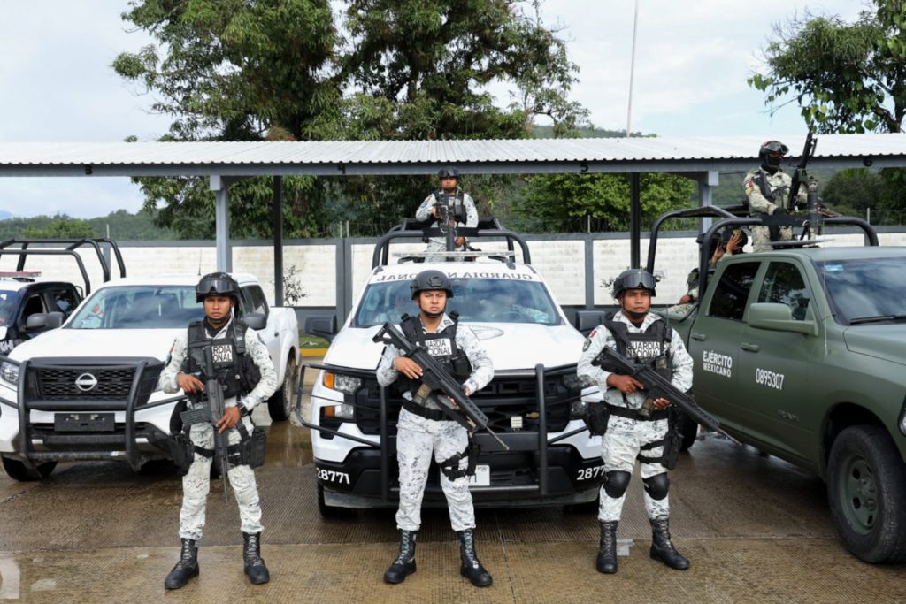 La Fiscalía General del Estado de Oaxaca (FGEO) en un conjunto con la Secretaría de Gobierno (SEGO), la Secretaría de la Marina, Secretaría de la Defensa Nacional (DEFENSA), Guardia Nacional, Policía Estatal, la Agencia Estatal de Investigaciones, el Secretariado Ejecutivo del Sistema Estatal de Seguridad Pública, el Centro de Control, Comando y Comunicación (C4), así como la Policía Vial Estatal, implementaron la Operación Sable en Putla Villa de Guerrero donde tomaron el control de la seguridad de dicho municipio, además de detener a cuatro policías municipales y asegurar armas irregulares en la comandancia.