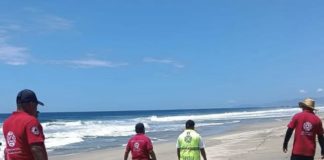 Continúa búsqueda de masculino desaparecido en playa Plataforma de Santa María Colotepec