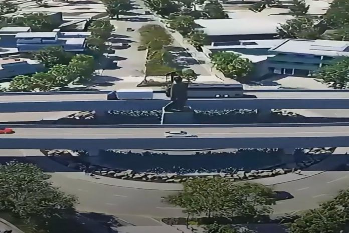 2044b9b3-773d-424f-b508-adeafc6647df