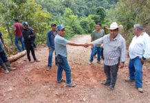 Logran acuerdos para restablecer la paz en Santiago Choapam; levantan bloqueo