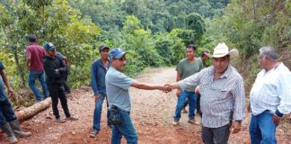 Logran acuerdos para restablecer la paz en Santiago Choapam; levantan bloqueo