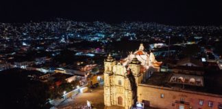 Oaxaca de Juárez brilla con la nueva iluminación de la Basílica de la Soledad