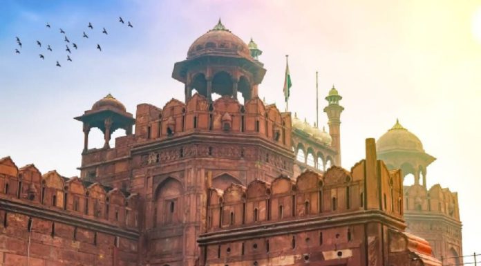 Explosión en zona turística de India deja al menos ocho muertos y 15 heridos