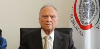 Alejandro Gertz Manero presenta carta de renuncia como titular de la FGR