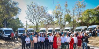 Entregan parque vehicular nuevo a las 11 Escuelas Normales del estado