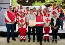 Fortalecen la atención médica en Oaxaca con 21 ambulancias de traslado