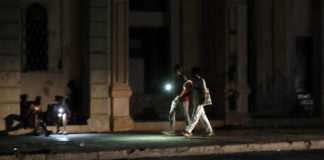 México envía 80 mil barriles de combustible a Cuba para mitigar apagones