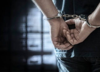 Gobierno de EU transfiere a 14 reos a México para cumplir condenas