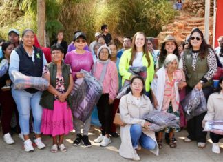 “Cobijando Corazones” del DIF Municipal de Oaxaca llega a San Juan Chapultepec
