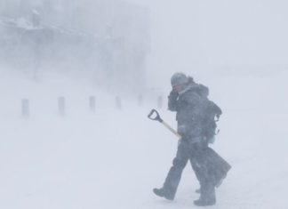Sur de California se prepara para tormenta navideña con evacuaciones