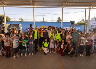 Magia de los Reyes Magos recorre agencias de Oaxaca de Juárez