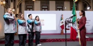 Abanderan a delegación mexicana que va a Juegos Olímpicos de Invierno