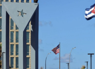 Embajadas y empresas en Cuba revisan sus planes de evacuación