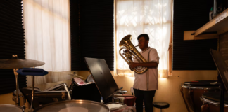 La escuela musical que aleja a los niños de la violencia en Oaxaca