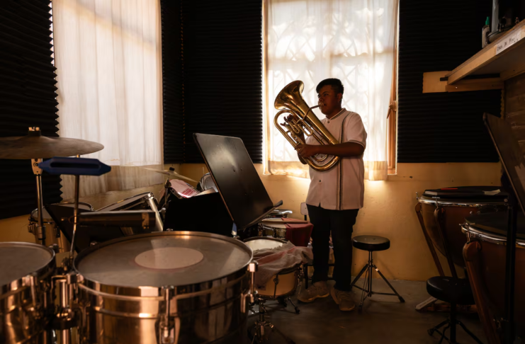 La escuela musical que aleja a los niños de la violencia en Oaxaca