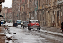 Crisis en Cuba: empiezan a cerrar hoteles y a reubicar turistas