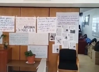 Cumple Marx Arriaga 72 horas atrincherado en oficina de la SEP tras su despido
