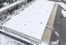 Busca ICE comprar almacenes para convertirlos en centros de detención