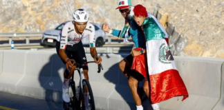 Mexicanos impulsan a Isaac del Toro para ser líder del UAE Tour