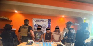 Catean punto de venta de cristal; detienen a tres personas