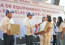 Equipan con tecnología a 262 escuelas de Oaxaca de Juárez