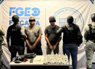 Capturan a dos por narcomenudeo afuera de una escuela en la Costa