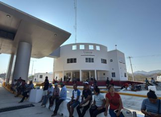 Acuden autoridades federales y estatales a Colotepec; buscan solución a conflicto