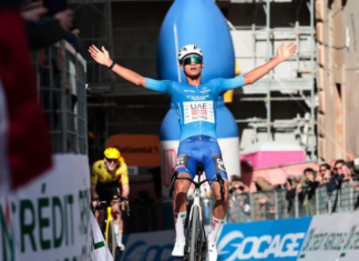 Isaac del Toro, orgulloso por el triunfo en la carrera Tirreno-Adriático