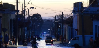 Colapsa la red eléctrica de Cuba: toda la isla se queda sin servicio de luz