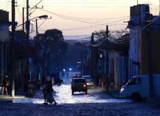 Colapsa la red eléctrica de Cuba: toda la isla se queda sin servicio de luz