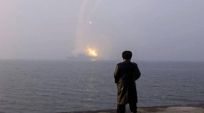 Realiza Corea del Norte una prueba con misiles desde un nuevo destructor