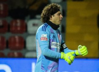 Error de Memo Ochoa le cuesta la derrota a su equipo