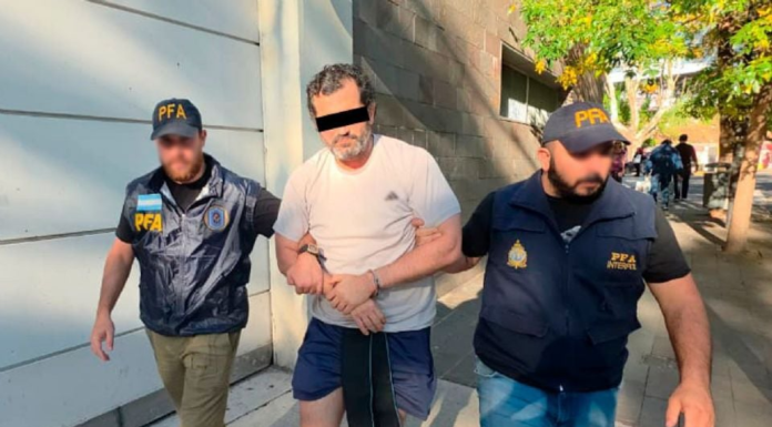 Detienen a exmarino acusado de “huachicol” fiscal en México