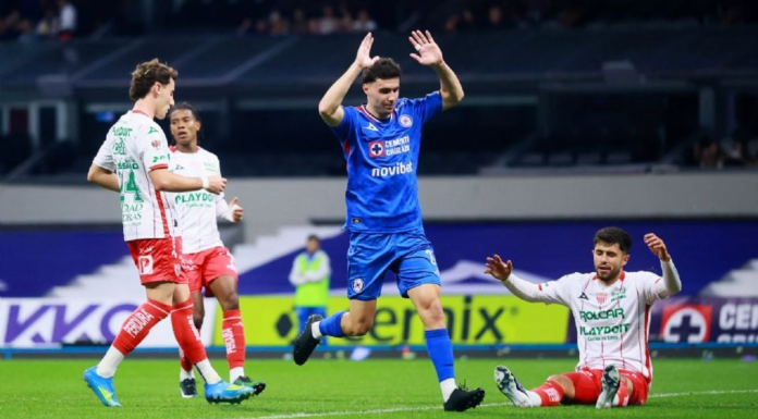 Cruz Azul golea al Necaxa en su ‘regreso’ al Estadio Azteca