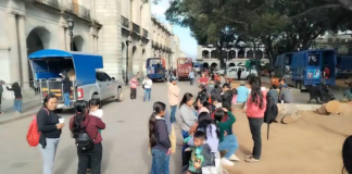 Desplazados mixes pernoctan en Palacio; exigen seguridad y atención urgente