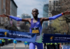 Keniano John Korir repite como ganador del Maratón de Boston Korir, al cruzar la meta. Korir, al cruzar la meta. Créditos: Reuters