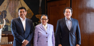 Revisan avances educativos en Oaxaca en beneficio de 635 mil estudiantes