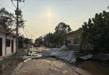 Avanza labores de auxilio en Ixhuatán tras fuerte tormenta
