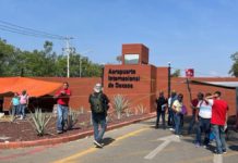 Cierra Sección 22 accesos al Aeropuerto de Oaxaca y de almacén Pemex