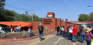 Cierra Sección 22 accesos al Aeropuerto de Oaxaca y de almacén Pemex