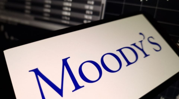 México, degradado por Moody´s al último escalón del grado de inversión