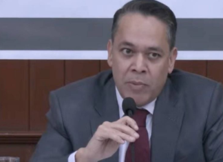 Enrique Díaz Vega, exsecretario de Finanzas de Sinaloa, se entrega a EU