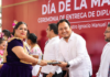 Entrega IEEPO medallas a docentes por 30 y 40 años de labor educativa